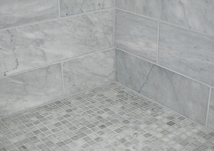 Our Tile and Grout Cleaners in Lakeview, IL, Brought This Dirty Bathroom  Back to Life